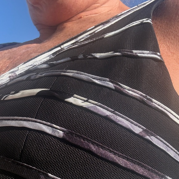 Chic Elegant Black and Silver Striped Dress, fully lined and flowy, no bra need - Picture 3 of 5